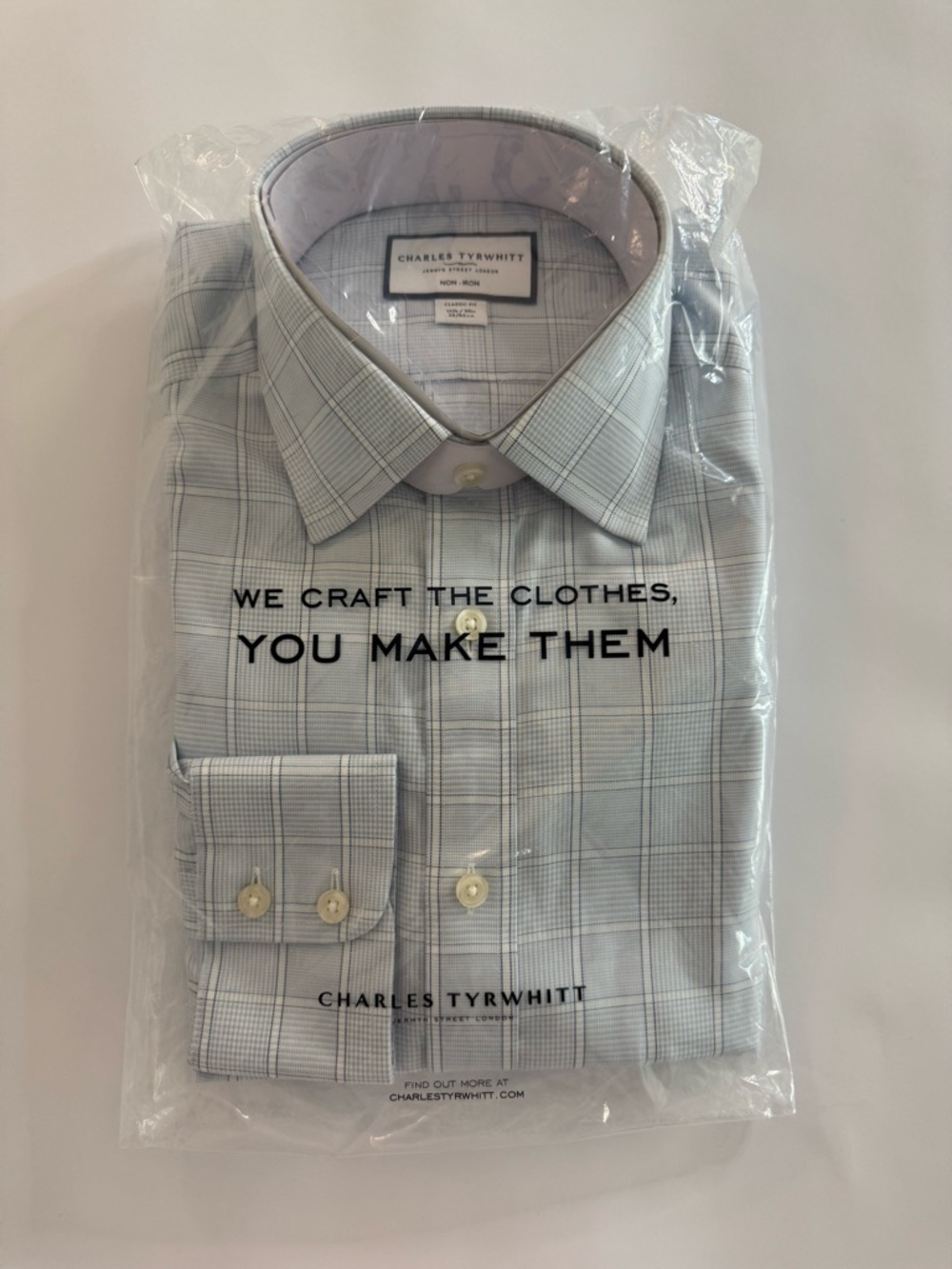 Charles Tyrwhitt Classic Light Blue Non-Iron Dress Shirt 15.5/34in